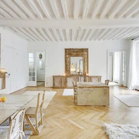 Beautiful With Large Bright Living